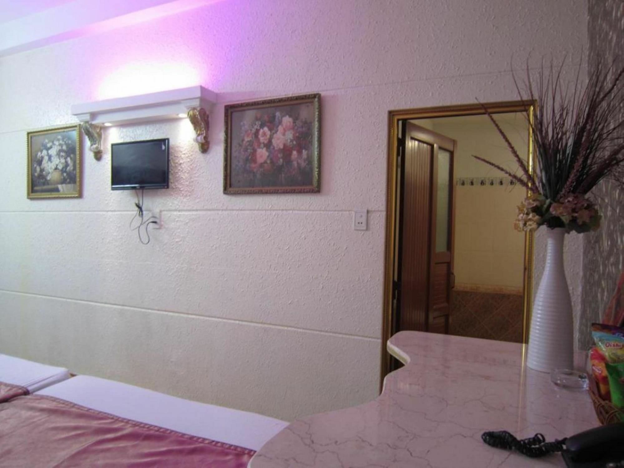 Tan Ha Hotel Ho Chi Minh City Exterior photo
